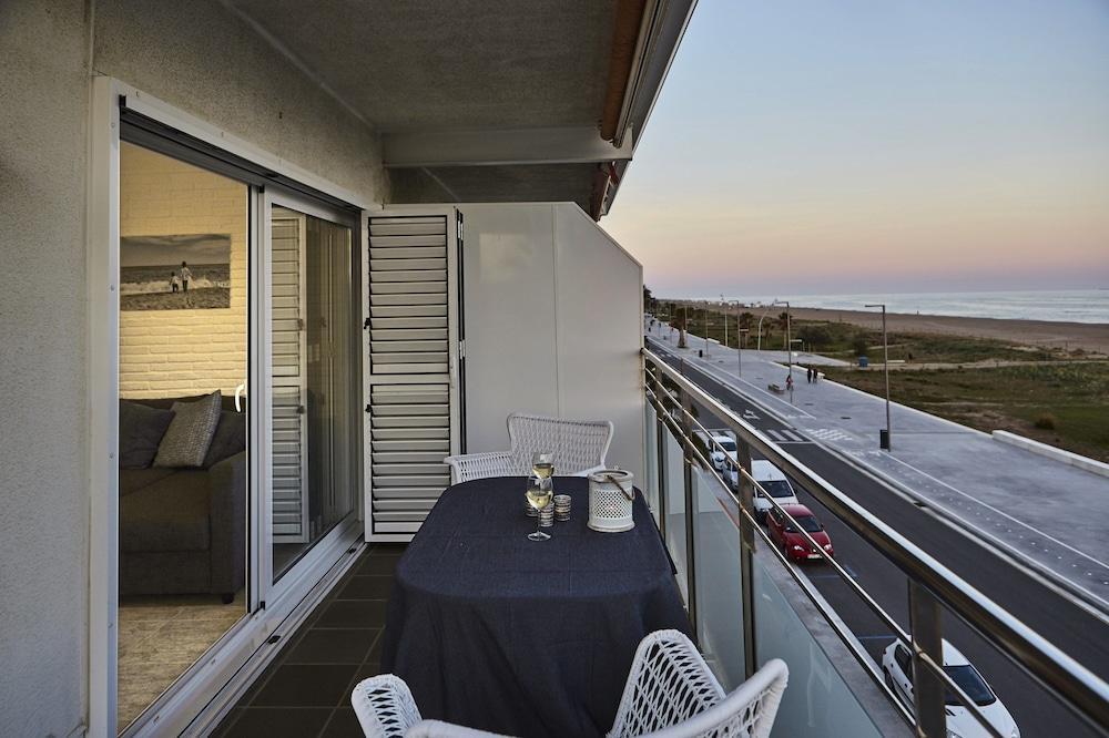 Ferienwohnung Casa Petit Bateau Be My Guest Castelldefels Exterior foto